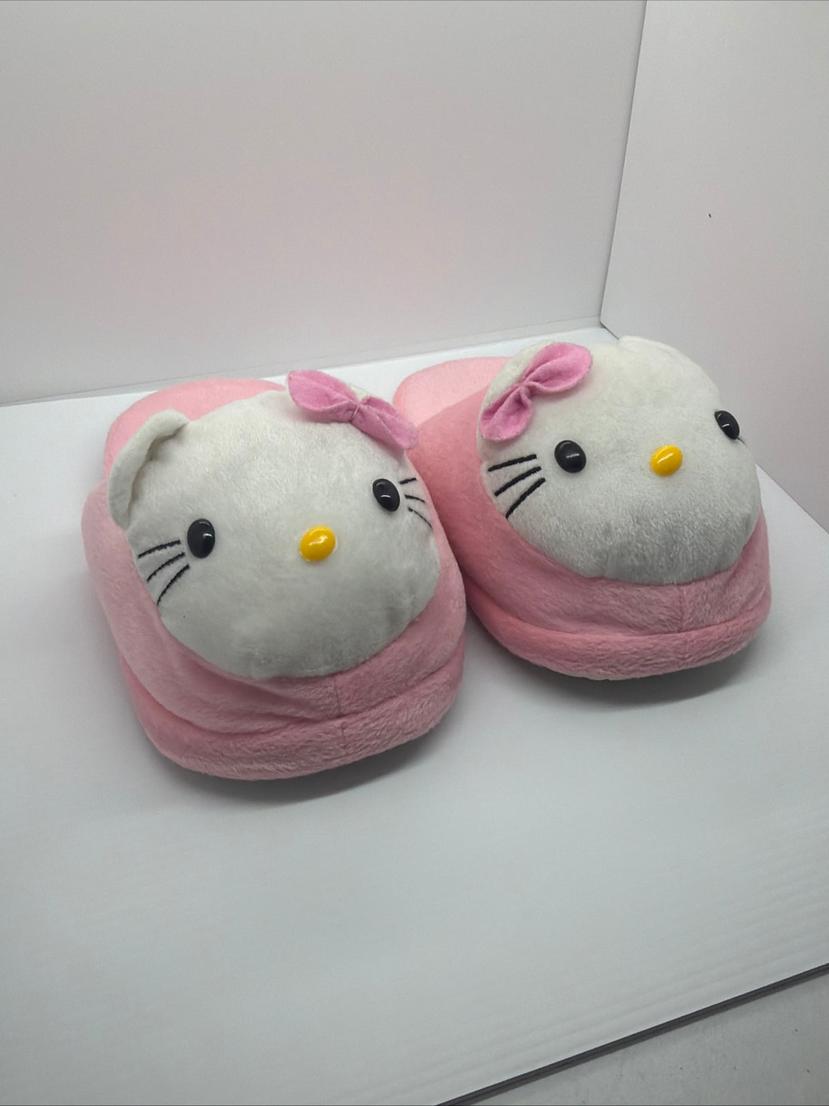 Hello Kitty Plush Slippers In Pink Size 6