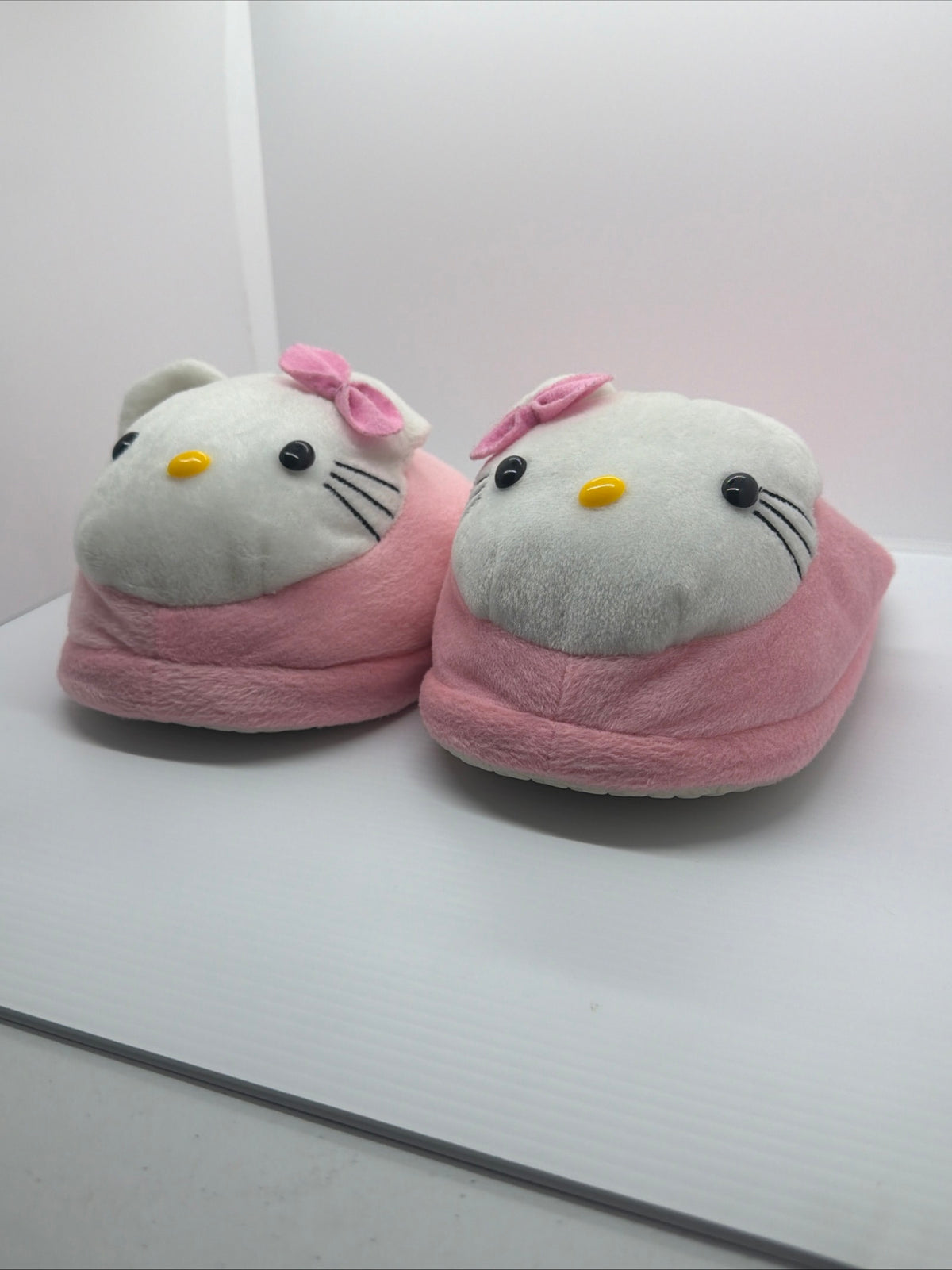 Hello Kitty Plush Slippers In Pink Size 6