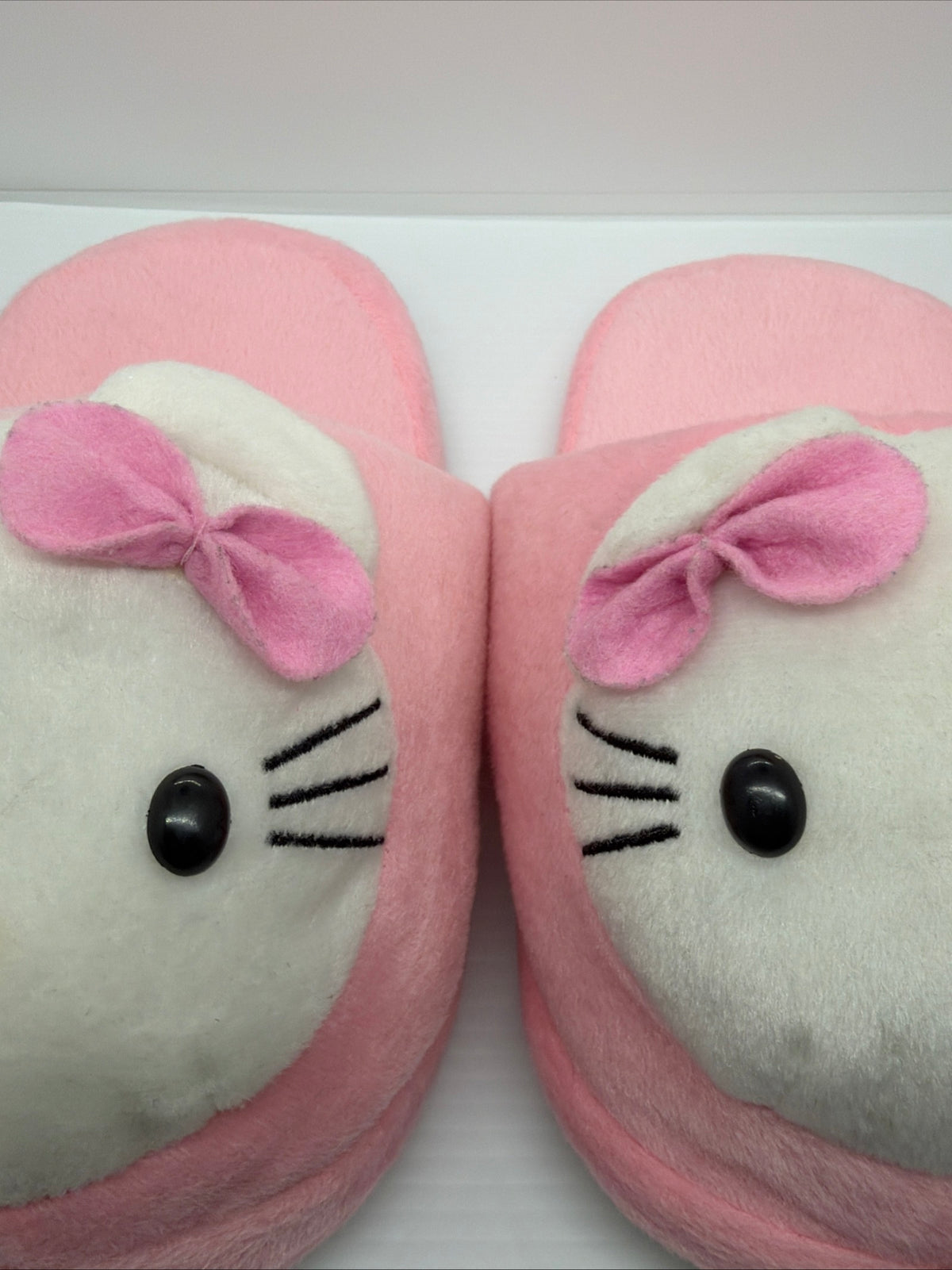 Hello Kitty Plush Slippers In Pink Size 6