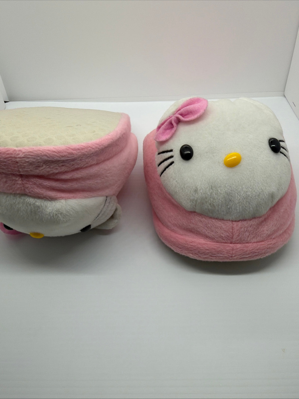 Hello Kitty Plush Slippers In Pink Size 6