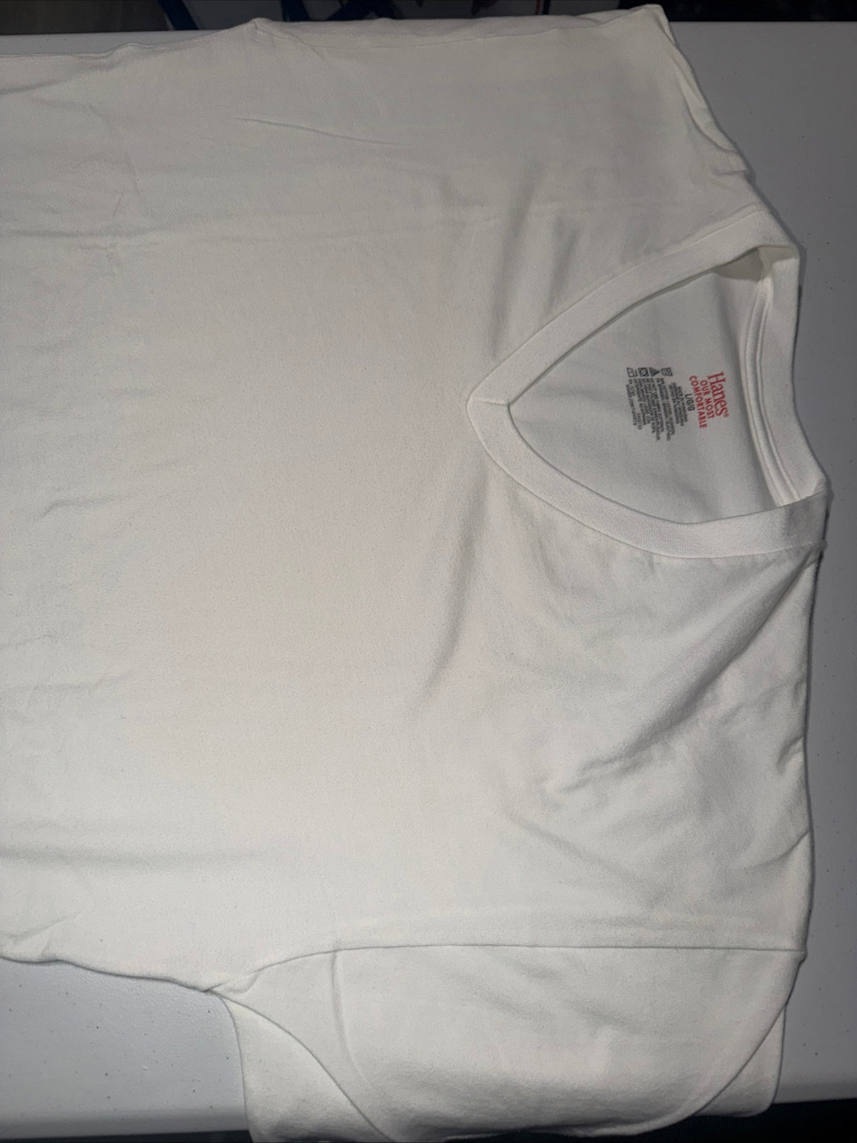 Hanes Men’s White V-Neck undershirt Made from ComfortSoft cotton Fabric L/G/G