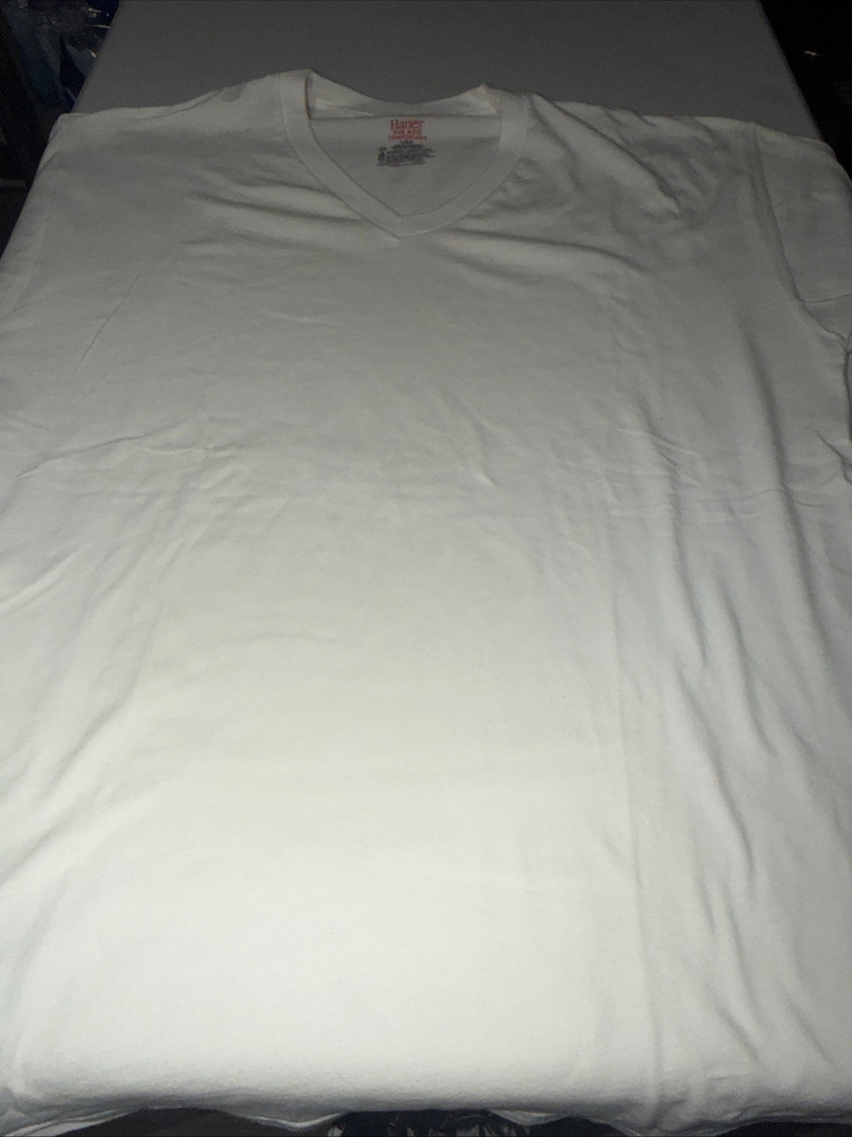 Hanes Men’s White V-Neck undershirt Made from ComfortSoft cotton Fabric L/G/G
