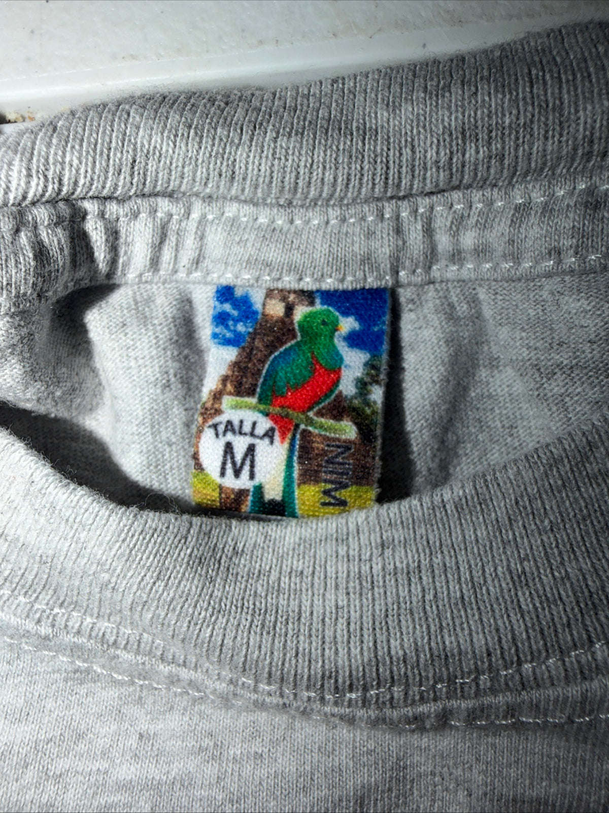 Vintage Grey T-shirt Featuring a queztal bird and Guatemala scenes size men’s M