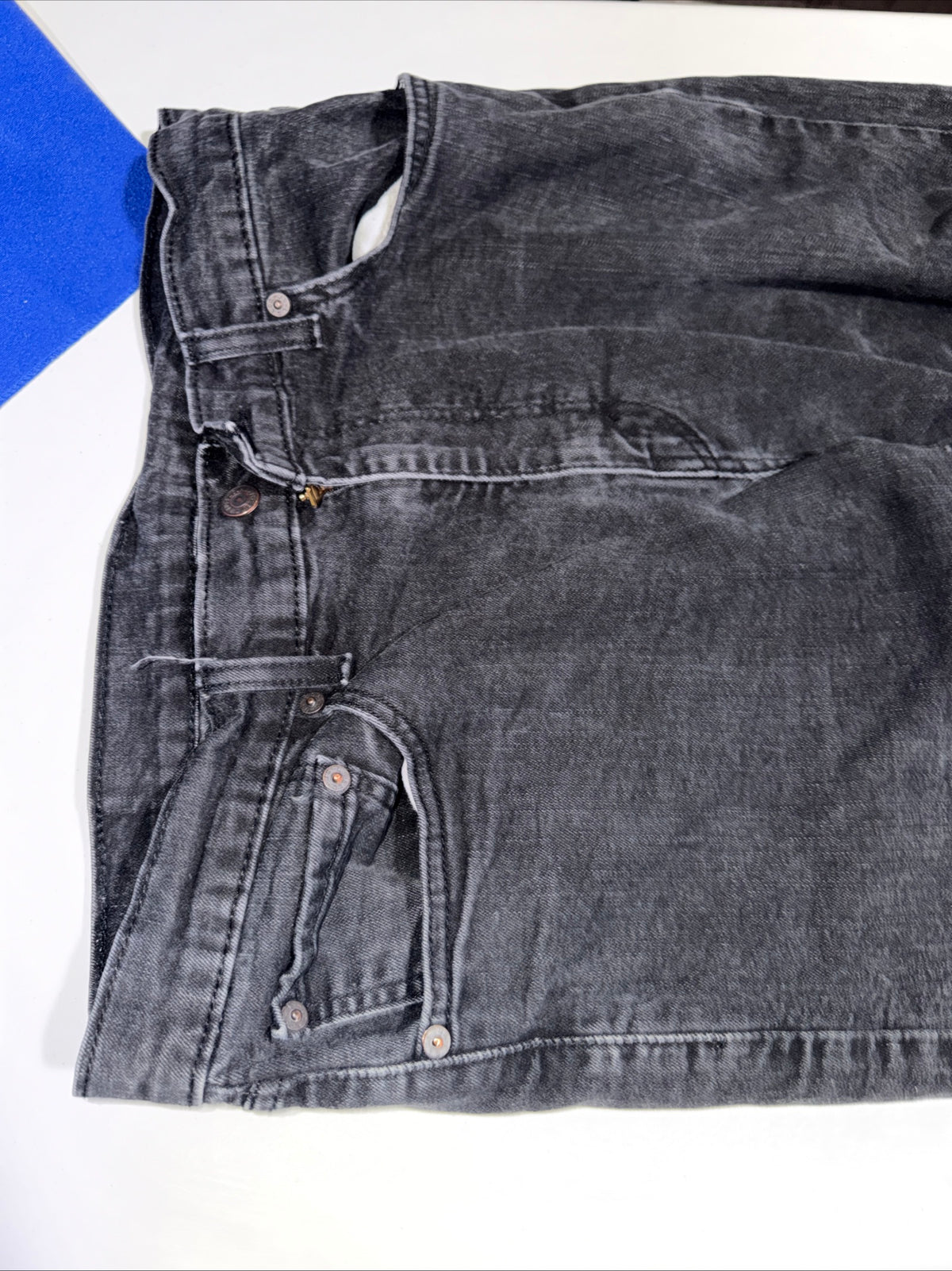 Levi’s 505 Men’s Jeans Regular Fit, Straight Leg Size W36xL32