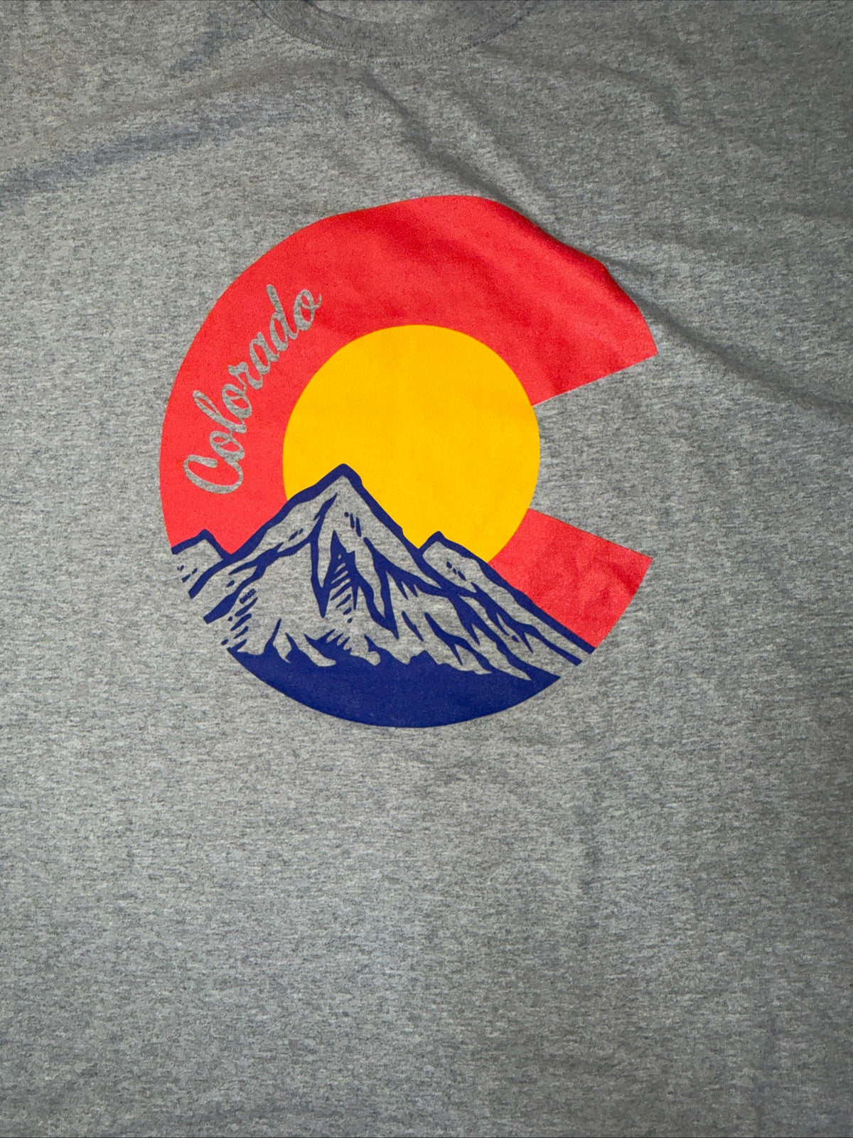 Colorado State Flag Mountain Graphic T-Shirt - Gray Unisex Size L